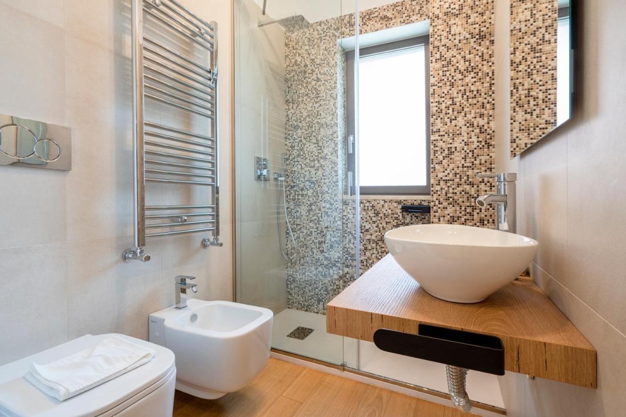 Twelve12 - Universita & Stazione Aparment Bari Exterior foto